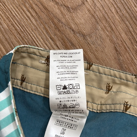 Patagonia Men's Stretch Wavefarer® Boardshorts Swim Trunks 21" Size 35 - Picture 9 of 10